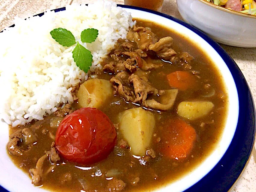 Snapdishの料理写真:今日の男飯(｡-_-｡)お昼バージョン🎶
カレーライス🍛
多分、夕ご飯も一緒(^◇^;)|ひーちゃんさん