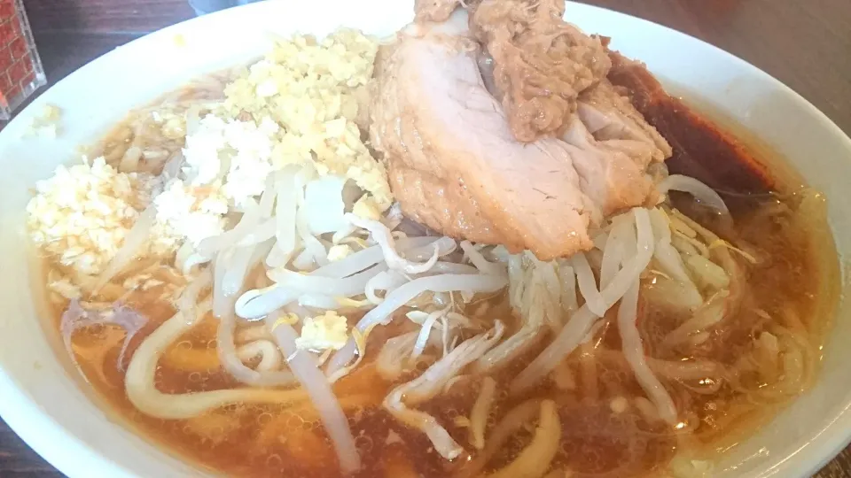 Snapdishの料理写真:【2018年5月20日オープン】ピコピコポン の ラーメン(780円)＋しょうが(100円)＋ニンニク＋アブラ ＠西早稲田、高田馬場 18087|大脇さん