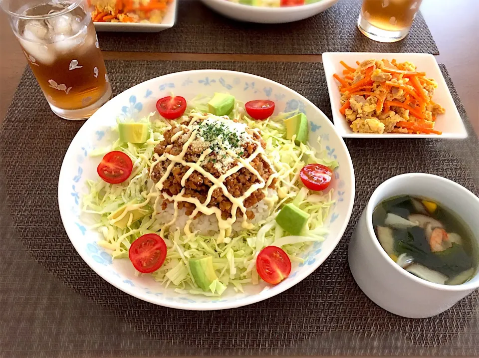 タコライス・にんじんしりしり・海老とわかめのスープ|ごまたまごさん