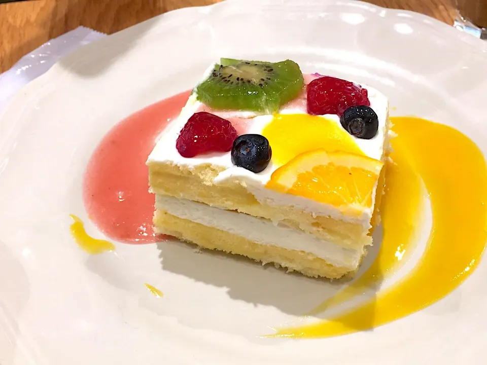 Snapdishの料理写真:レアチーズのショートケーキ@アフタヌーンティー 2018.6.2|junkoさん