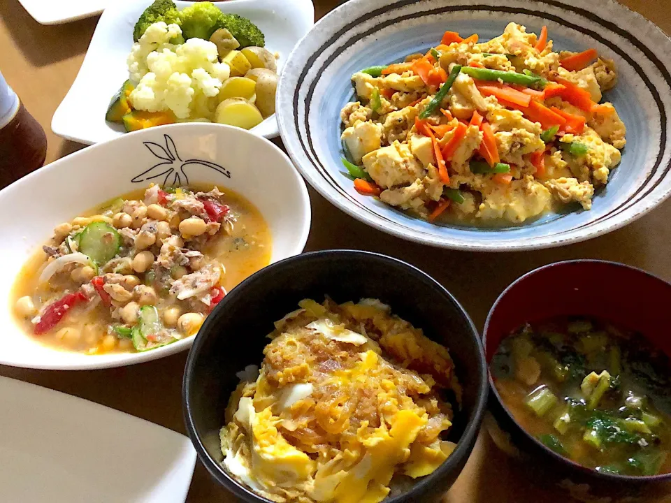 カツ丼、炒り豆腐|横井朱里さん