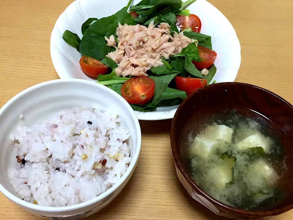 ツナとほうれん草、ミニトマトのサラダ、味噌汁|aquamarineさん