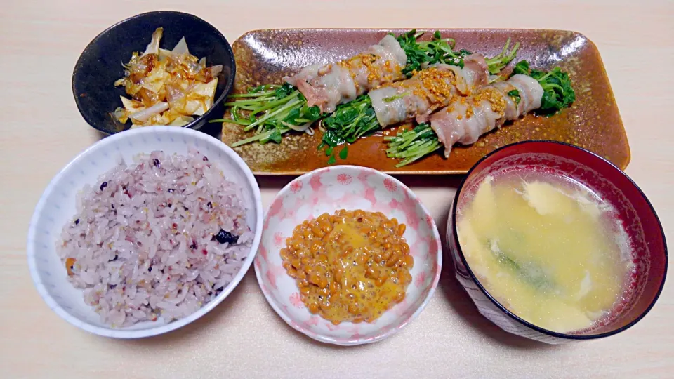 ５月１１日　もやしと豆苗の豚バラ巻き蒸し　筍のごま油炒め　納豆　たまごとわかめのスープ|いもこ。さん