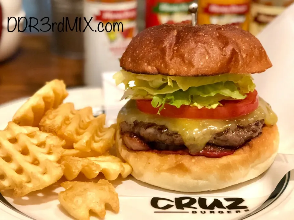 CRUZ BURGERS 新限定バーガーの試作品 アイリッシュチェダーチーズベーコンバーガー|ddr3rdmixさん