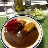 Snapdishの料理写真:じゃこカツカレー、生野菜サラダ(*^｡^*)|ライムさん