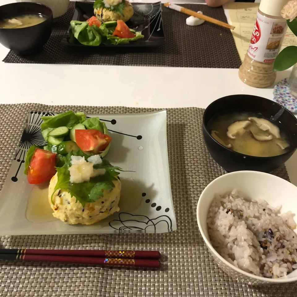 Snapdishの料理写真:おからとひじきの和風ハンバーグ|Kuraraさん