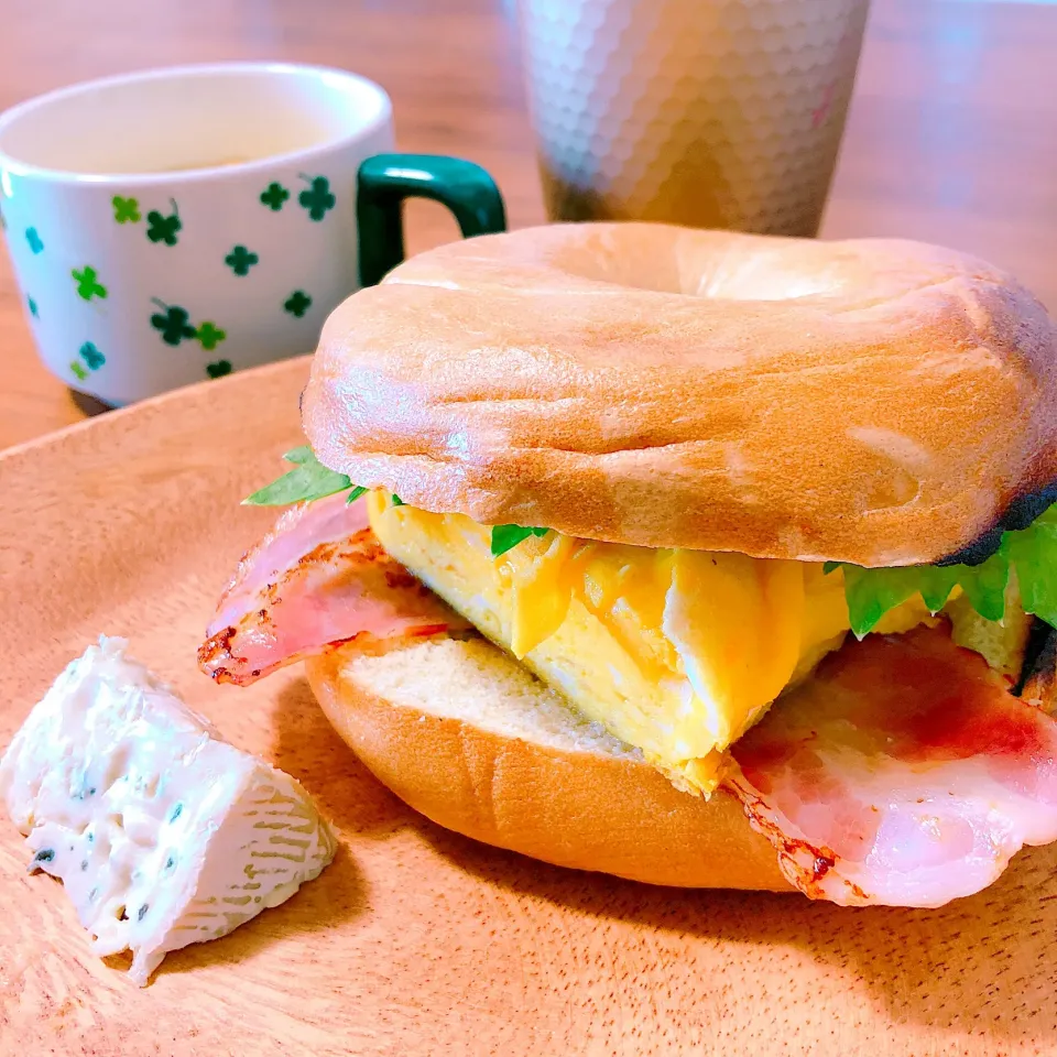 厚焼き玉子サンドベーグル|すーさん。さん