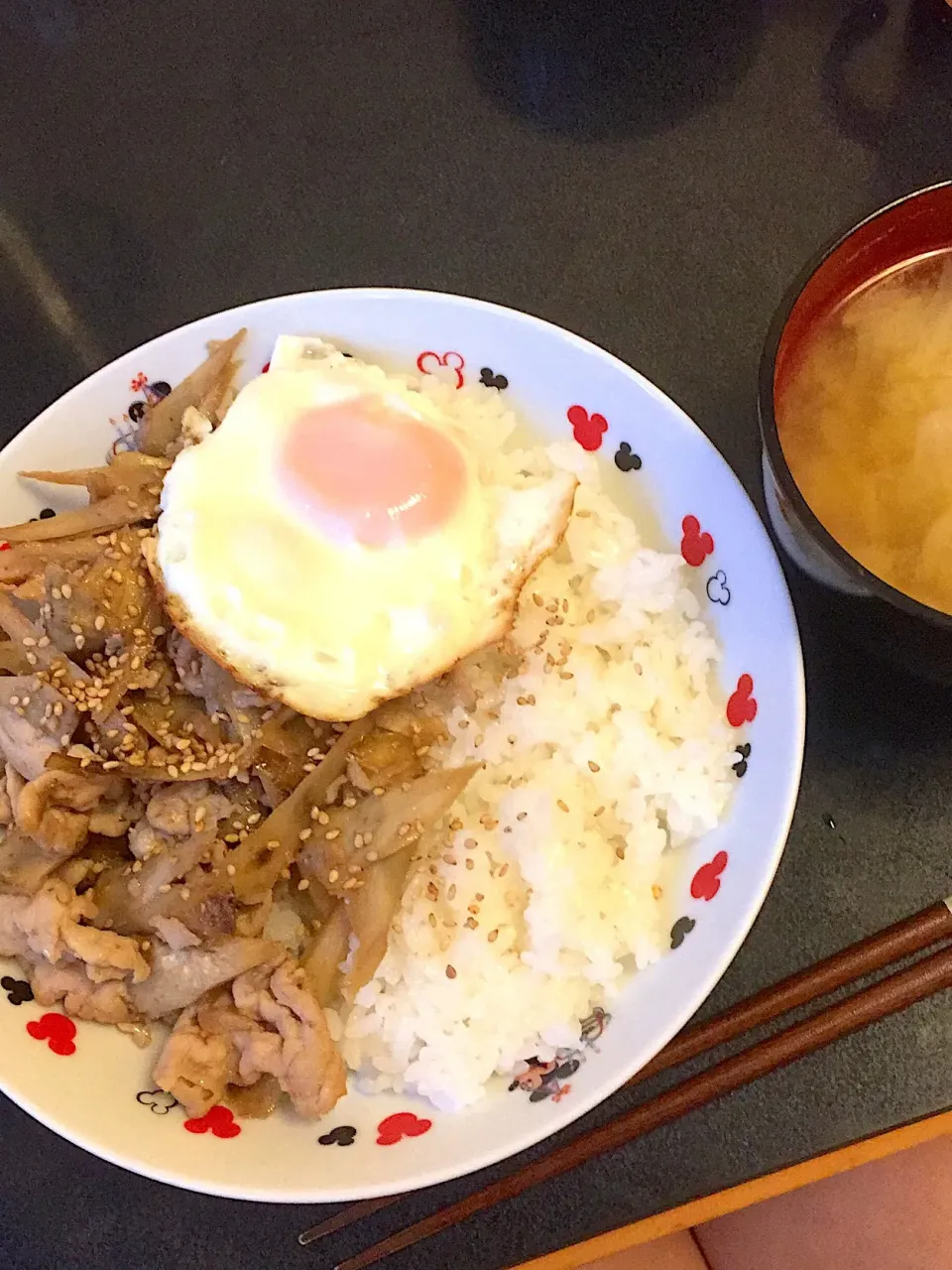 豚肉とゴボウの旨味焼きごはん
^_^|ぺろたんさん