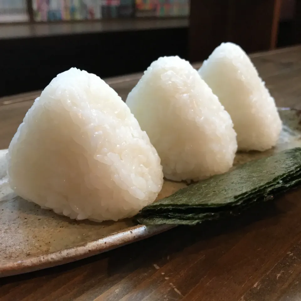 塩おむすび🍙　#コズムスビ|koji toyodaさん