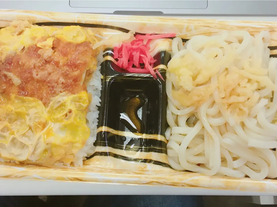 カツ丼とうどん|ますおさん