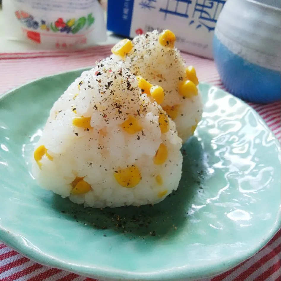 甘酒入りトウモロコシご飯のおにぎり🍙|sakurakoさん