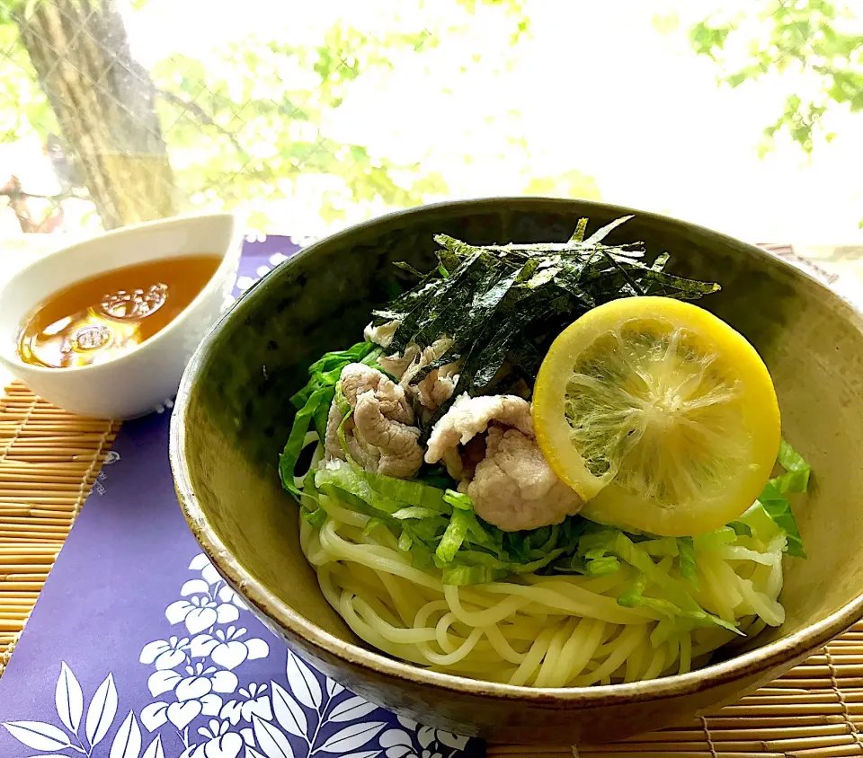 昼ごはん  冷しゃぶサラダな冷し中華|砂雪さん