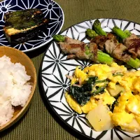 Snapdishの料理写真:なすの味噌マヨ焼き  
ホーレン草とじゃがいものオムレツ
アスパラベーコン巻き
 #ほうれん草  #なす  #じゃがいも  #めんたいこ  #豚肉  #アスパラ  #味噌|comamiさん