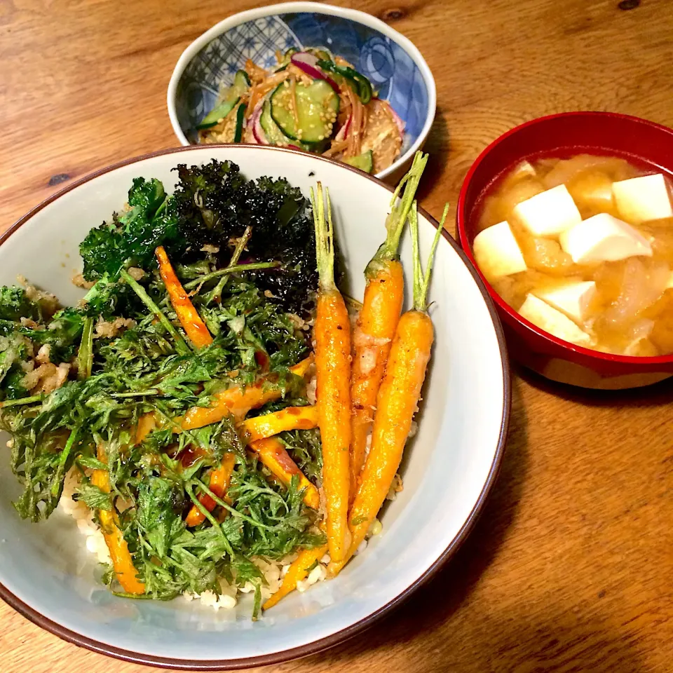 #vegan  #グルテンフリー  #シュガーフリー 
間引き人参とケール の天丼|makiko_aさん