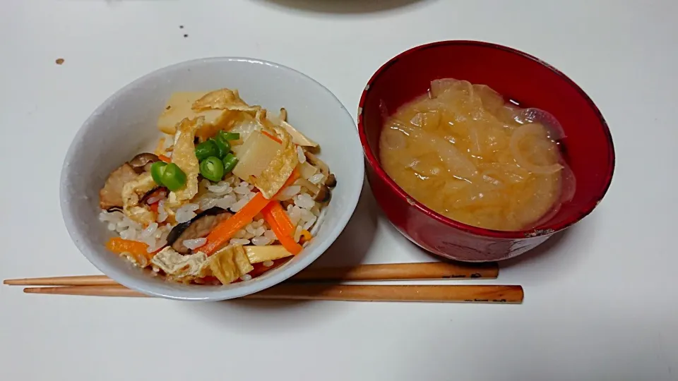 夫が作った筍ご飯と玉ねぎの味噌汁|mky710801さん