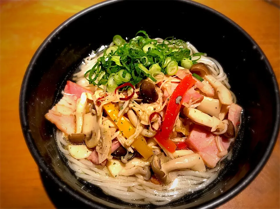 パプリカとたっぷりキノコのペペロンそうめん|半田手延べそうめんの店 阿波や壱兆さん