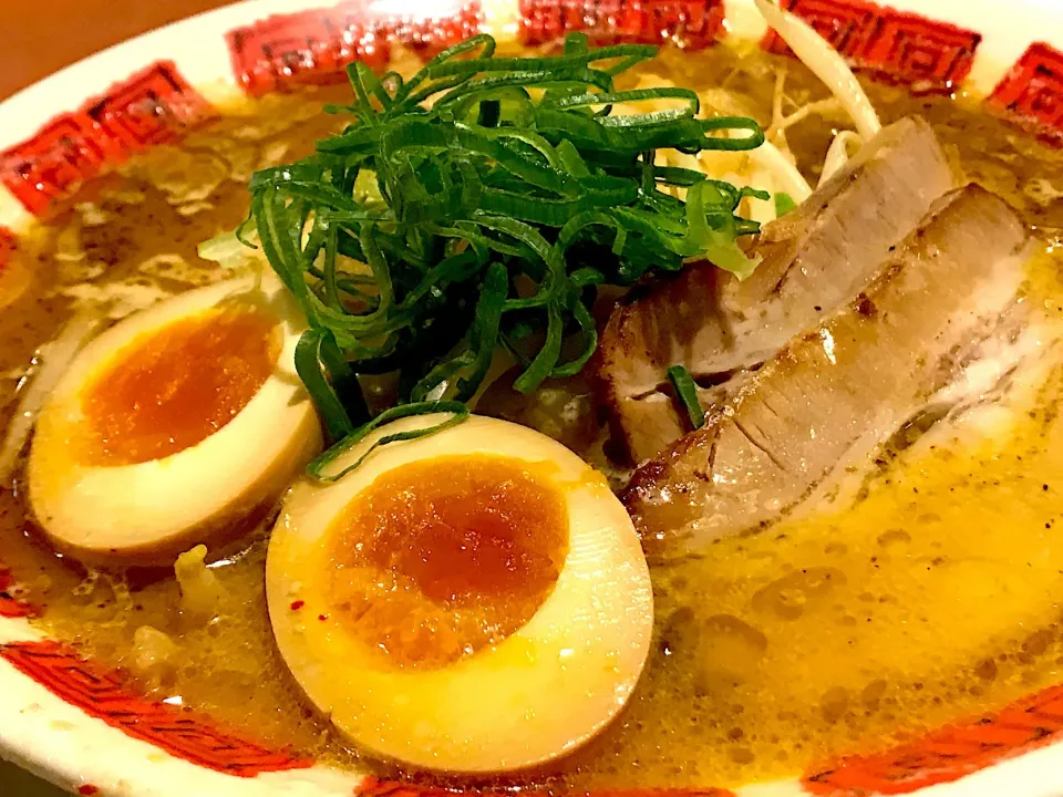 炙り叉焼と黒マー油の味噌ラーメン😋✨❤️|Liezlさん