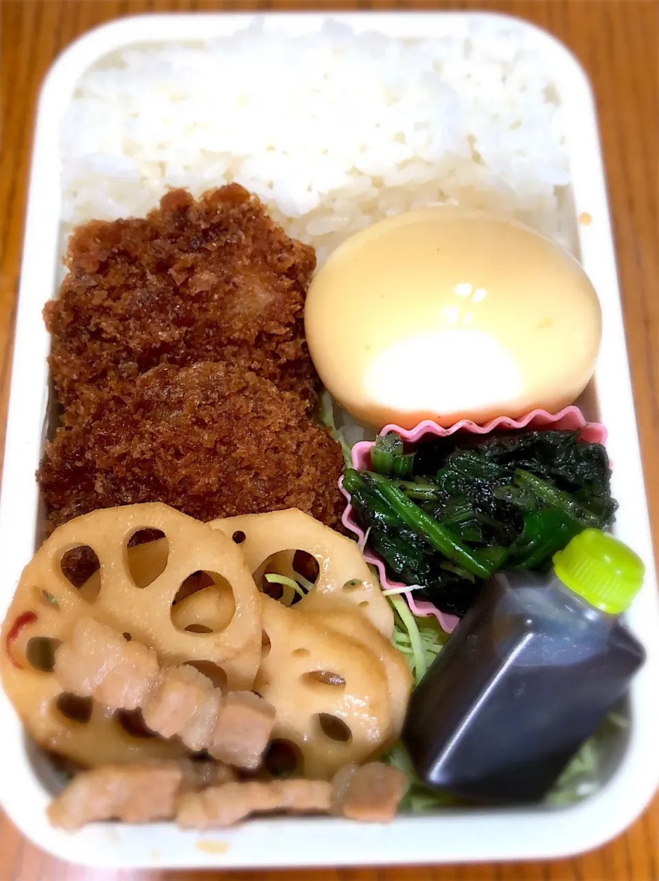 6月5日（火）メンチカツ弁当🙂煮卵、胡麻和え、蓮根きんぴら など|かよっぺさん