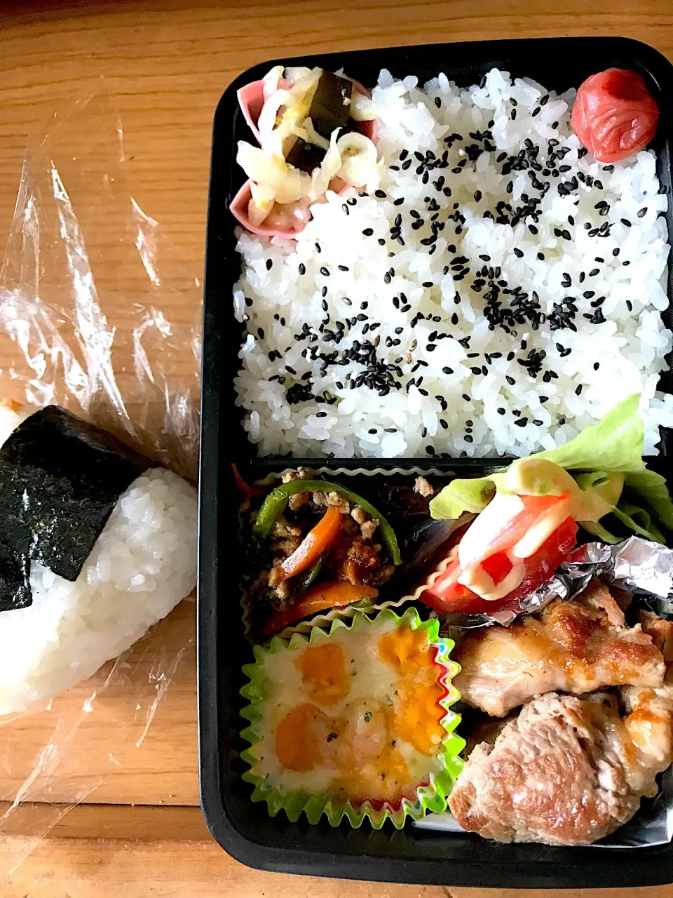 Snapdishの料理写真:6/5 高1 お弁当 豚ヒレ 麻婆茄子など|侑子さん