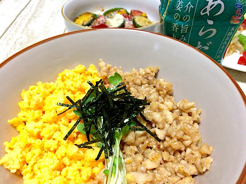 味噌ニンニク鶏そぼろ丼🎶|ひーちゃんさん