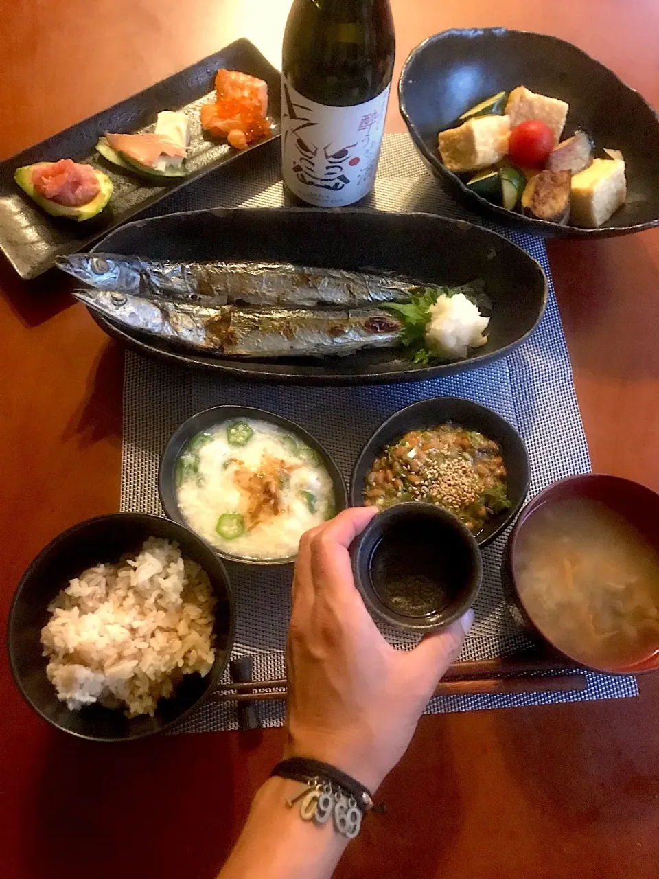 Today‘s Dinner🍴前菜･揚げ出し豆腐&お野菜･秋刀魚の塩焼き･もち麦ご飯･大和芋&ｵｸﾗ･納豆&めかぶ･しめじと人参のお味噌汁|🌈Ami🍻さん