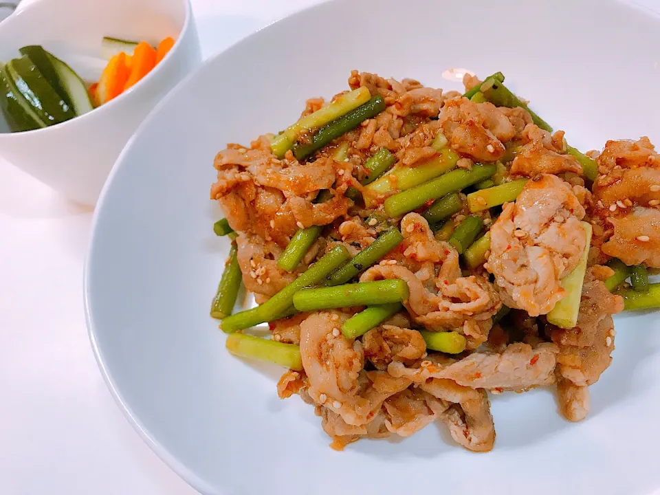 豚肉とにんにくの芽  豆板醤炒め|みんさん