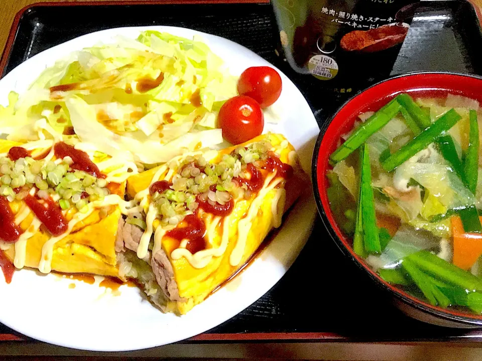 Snapdishの料理写真:#とん平焼き なるものを作ってみた 本物を見たことも食べたことも無いので、こんな感じかな…     #野菜スープ|たまさん