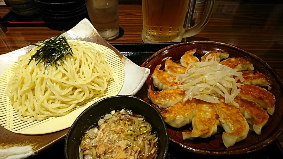 浜松餃子とつけ麺のセット|哲さん