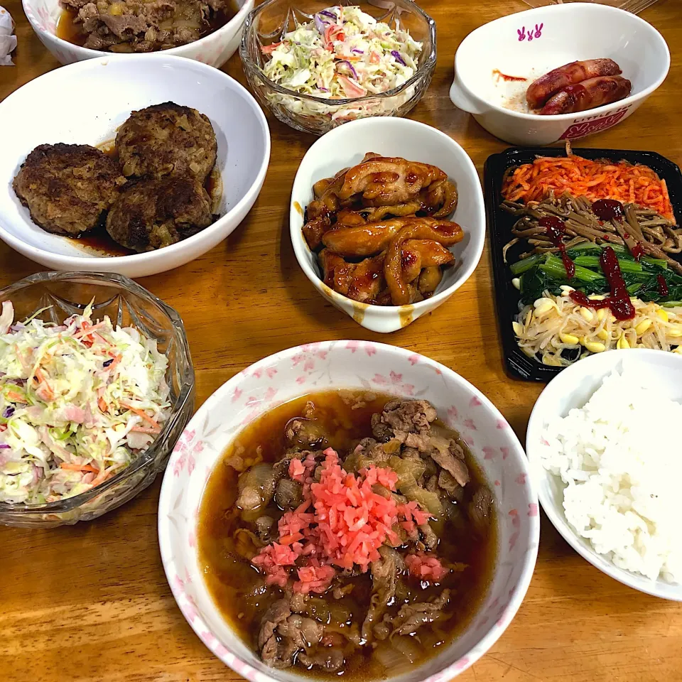 牛丼の具、サラダ、やきとり、ナムル、野菜のみそ汁、残り物整理*\(^o^)/*|すかラインさん