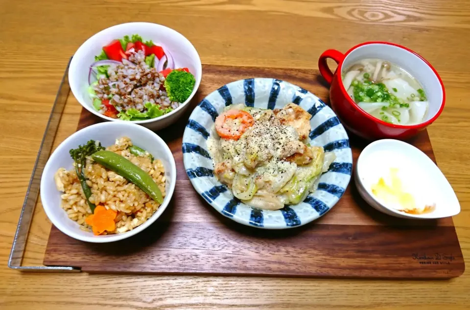 Snapdishの料理写真:『和DEミックス 晩ごはん蕎麦の実サラダとワンタンスーププラス』|seri-chanさん