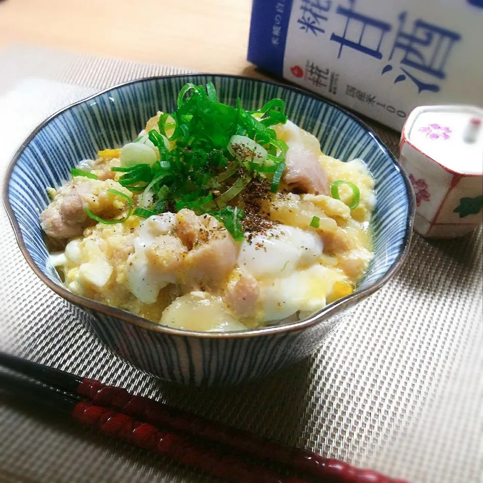 砂糖、味醂、出汁要らずでも旨みたっぷり！甘酒で作る親子丼🐔|sakurakoさん