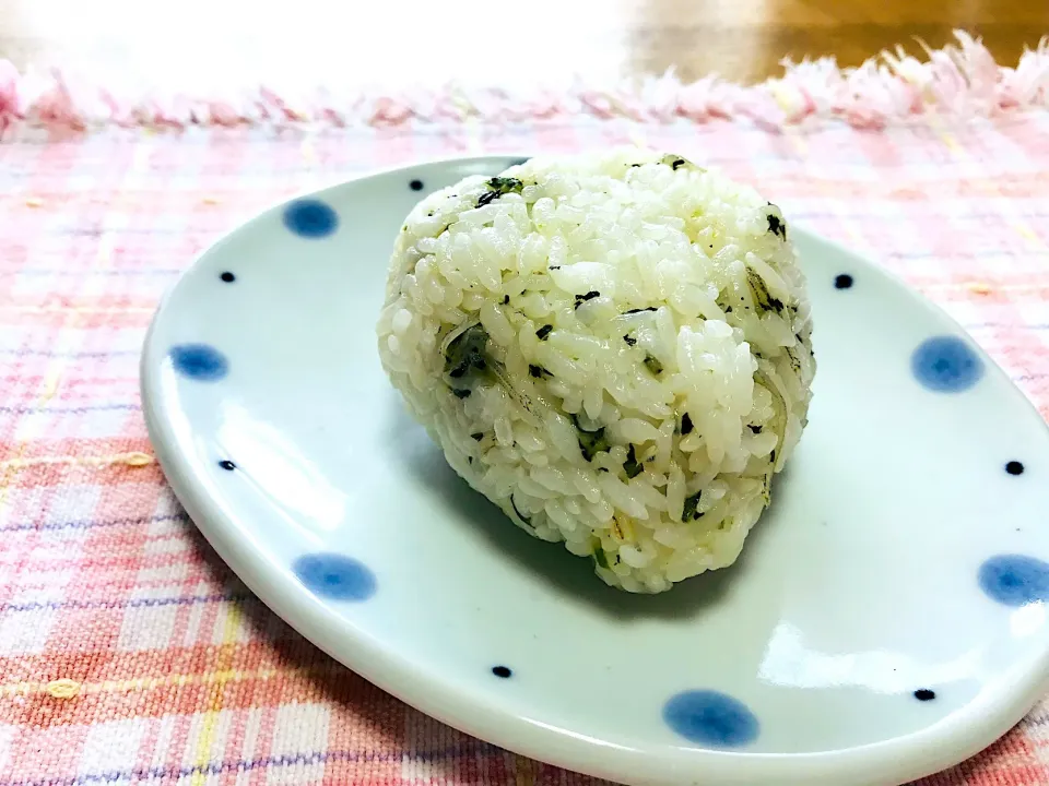 菜めしとチーズのおにぎり🍙じゃこ入り|えいぽんさん