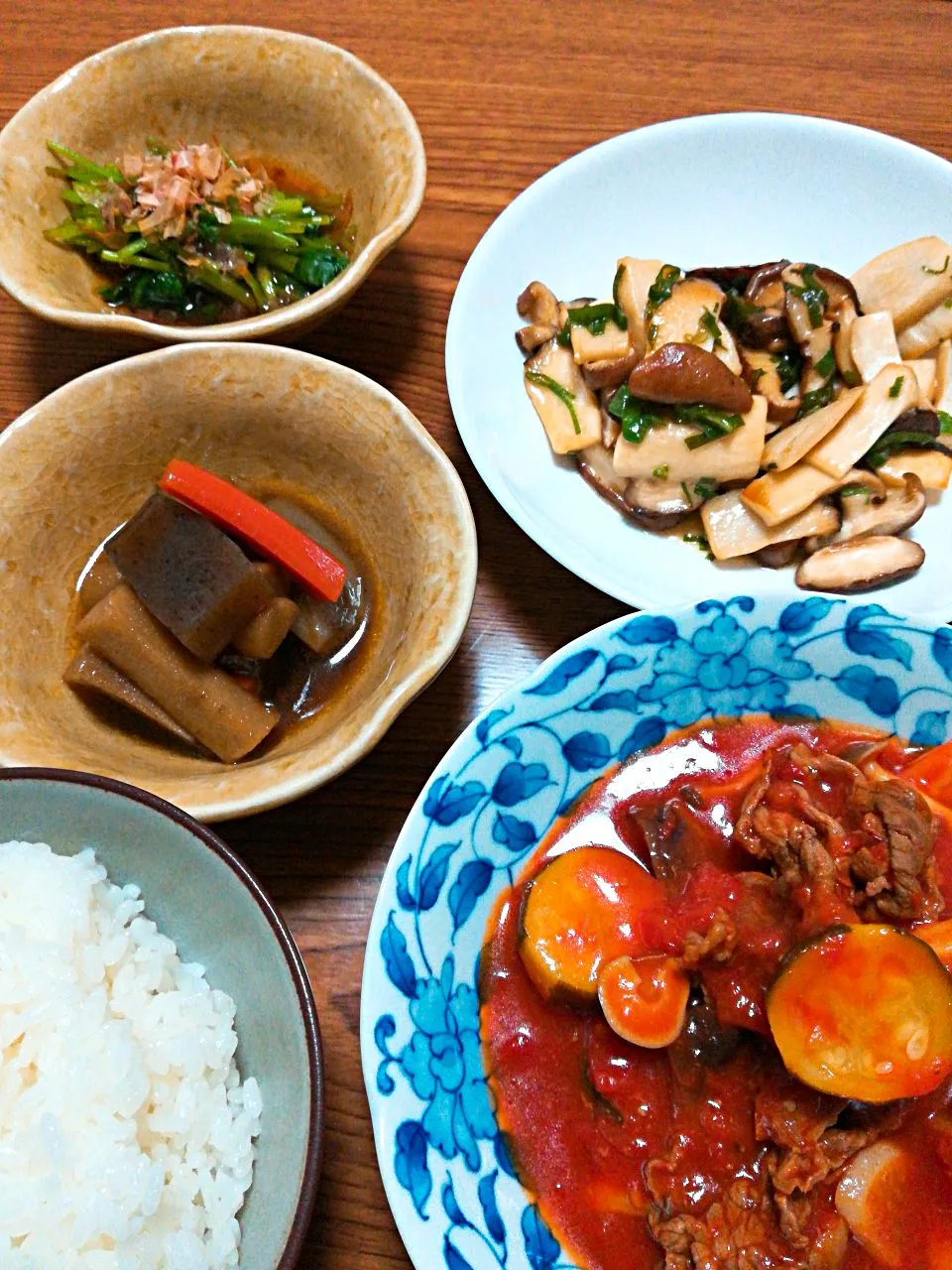 ・牛肉と夏野菜のトマト煮込み
・根菜の煮物
・三つ葉のお浸し
・エリンギ炒め|ようかんさん