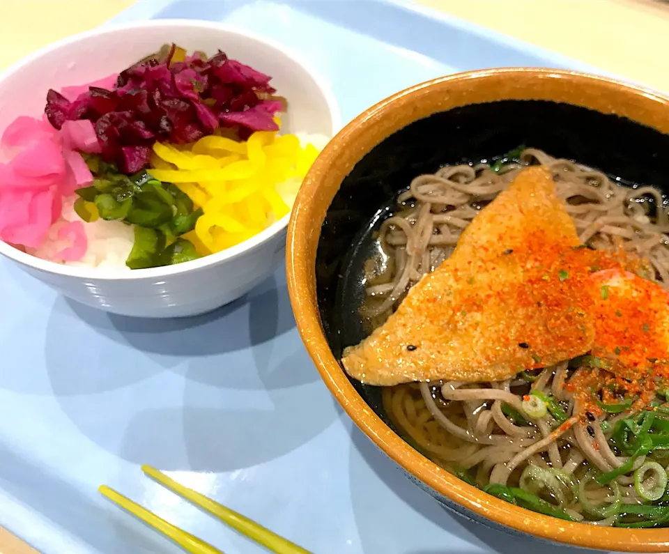 Snapdishの料理写真:某家電メーカーのバイキング漬物丼&全てが持ち上がる蕎麦風団子は何事も無かったかのように復活してましたわ🎊|にゃあ（芸名）さん