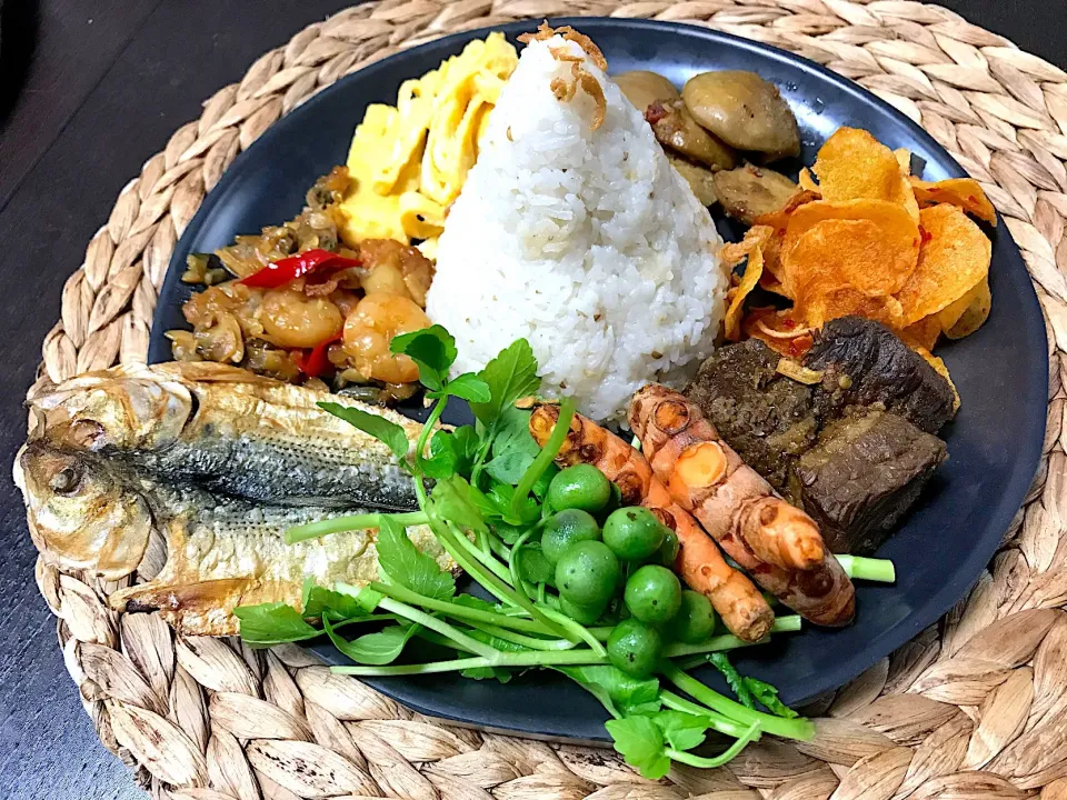 Snapdishの料理写真:Tumpeng|yeni kartikasariさん