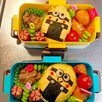 Snapdishの料理写真:ミニオンおにぎりだー❗
中身はケチャップライス。
歓迎遠足のお弁当、お友達や先生に『すごいねー』と
言われ大満足の娘たちでした❤️
 #Let’sおにぎりフェスティバル|みいさん