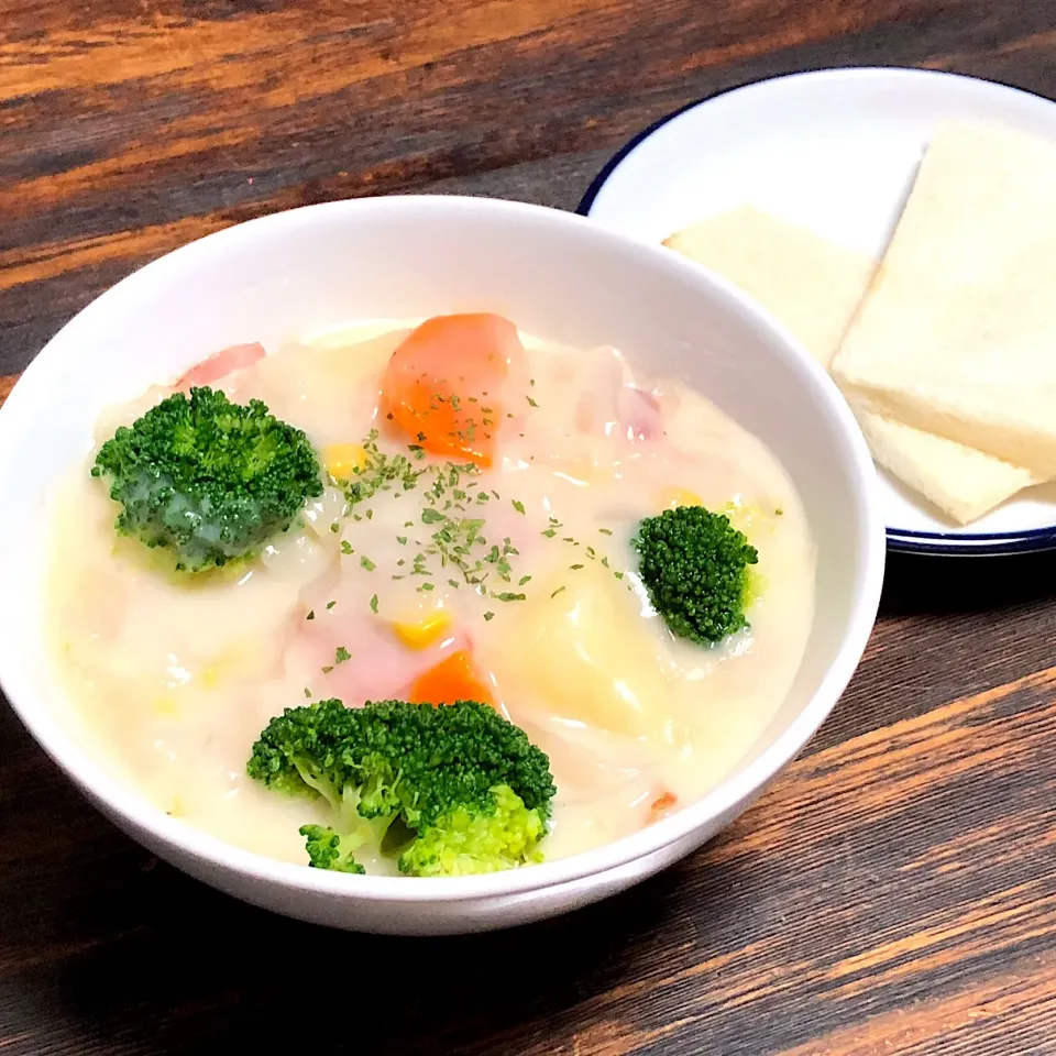 夕飯♬
 #クリームシチュー|いしくん。（たまご王子🥚🐣🐥🐔）さん