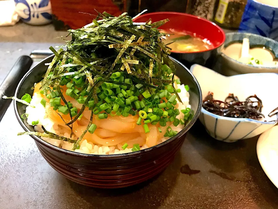 活いか丼|マハロ菊池さん