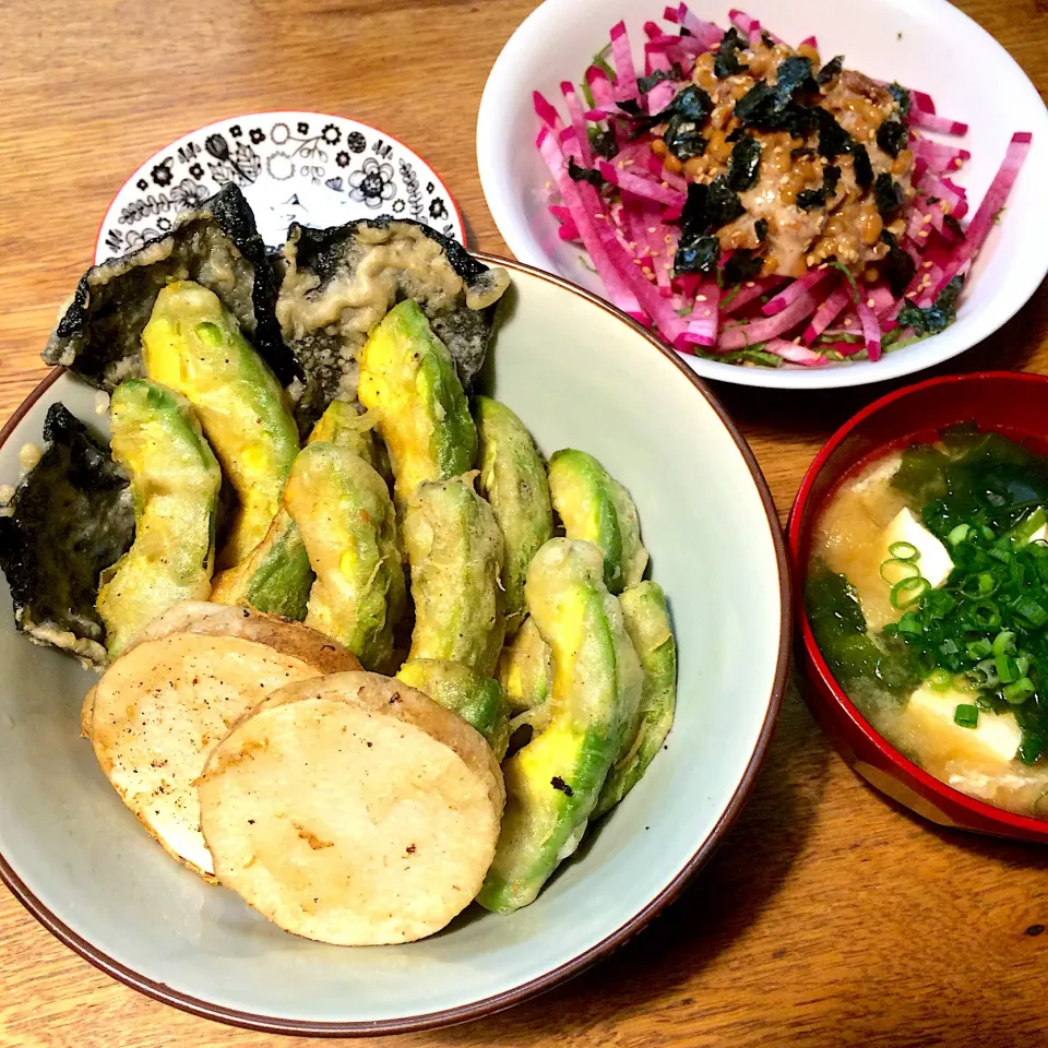 Snapdishの料理写真:#vegan  #グルテンフリー  #シュガーフリー 
アボカド天丼
大根と納豆のサラダ|makiko_aさん