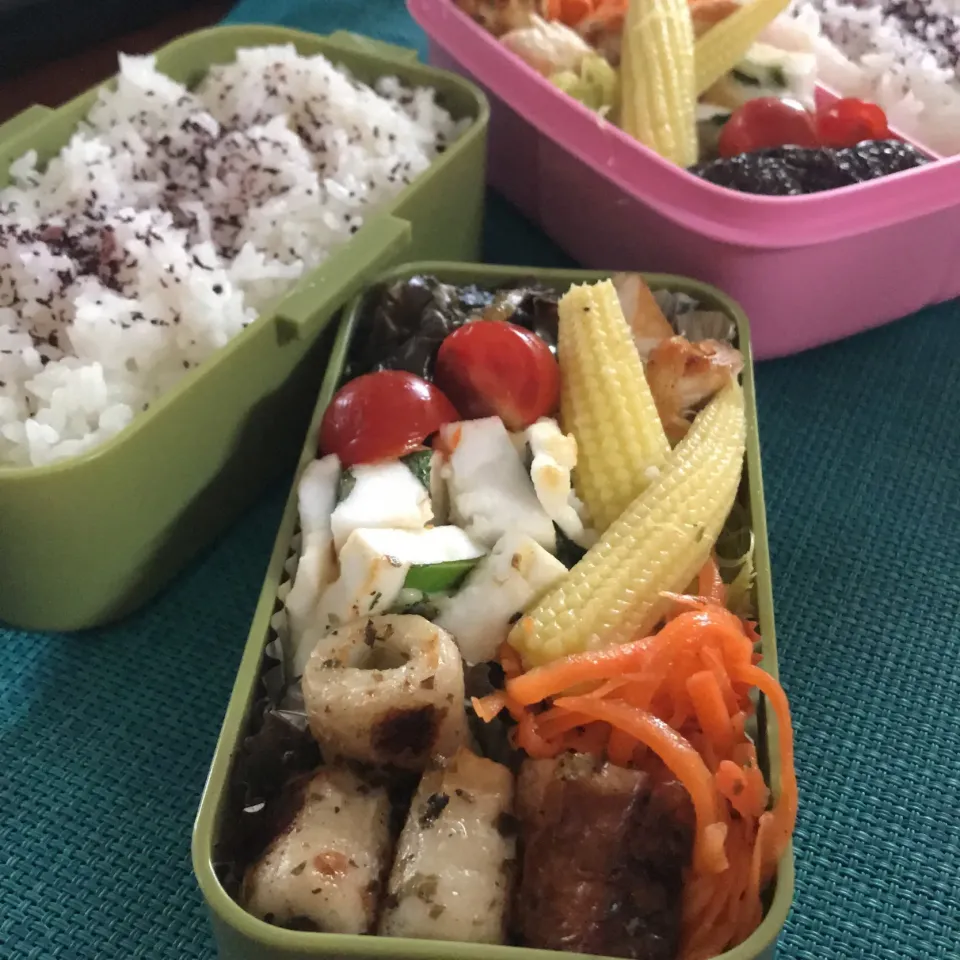 Snapdishの料理写真:今日のお弁当🍱
ささみの醤油漬け
ちくわのマヨ焼き

さぁ
金曜日
あと一息頑張って
まいりましょう٩( 'ω' )و

夜には雨が降りそう
折りたたみ傘
持って出かけてね🌂

今日も気をつけて
いってらっしゃい👋😊|mokoさん