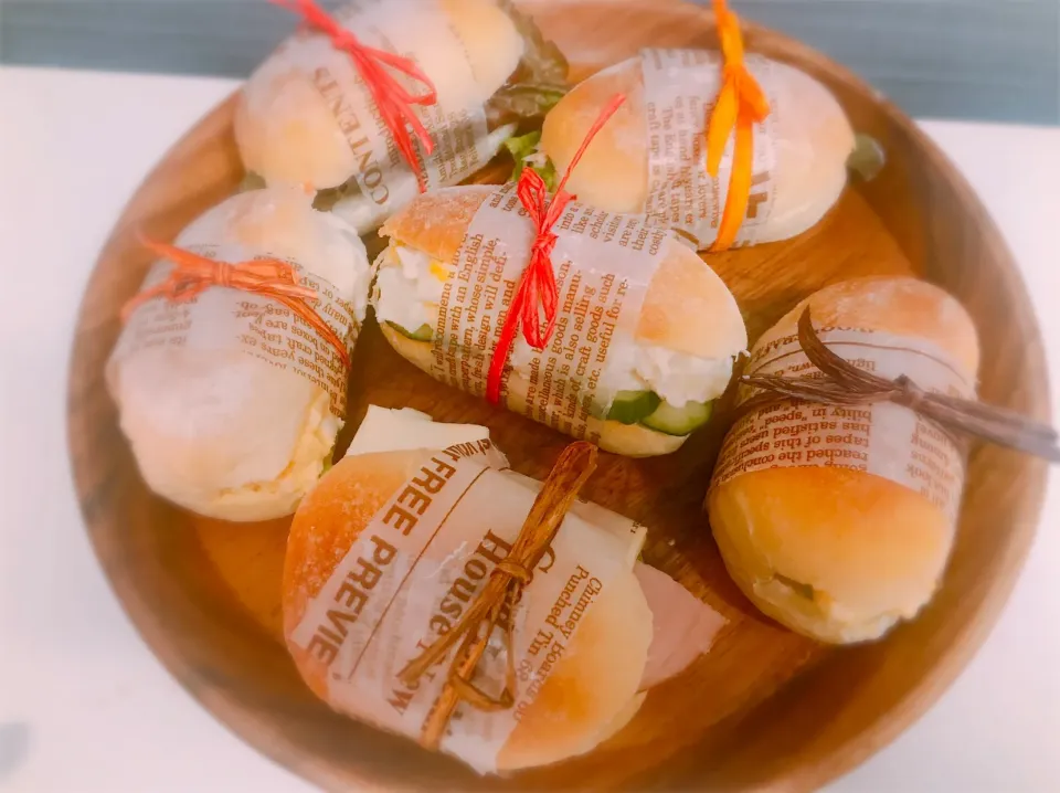 手の平サイズの コッペパンサンド 🥪|もえさん