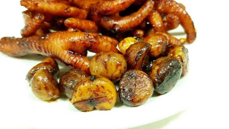 chicken feet and chestnuts|steven z.y.さん