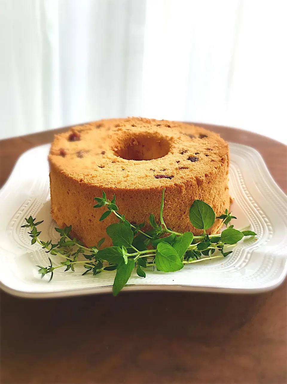 ばろんさんの料理 祝♡500投稿目💕クランベリーとヨーグルトのシフォンケーキ      (✿︎´ ꒳ ` )♡︎|かおり🐰さん