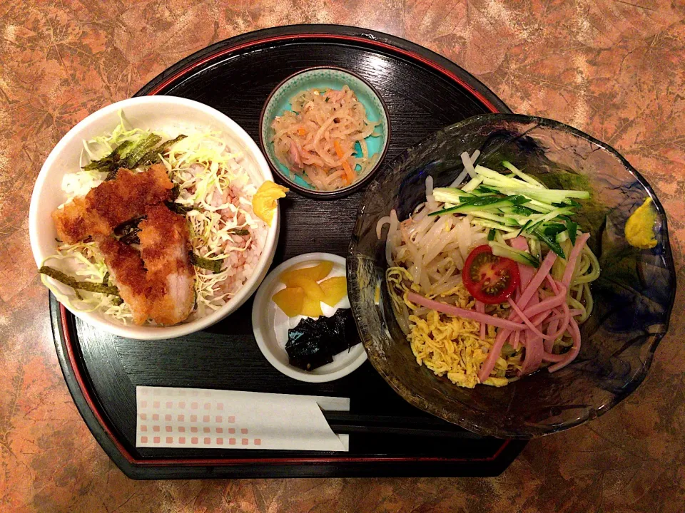 おすすめ定食(ソースカツ丼と冷麺)|ばーさんさん