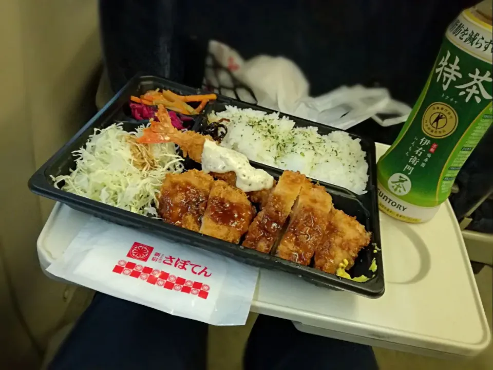 新幹線食🚅さぼてん弁当🍱
 #さぼてん
 #新幹線|Kojiさん