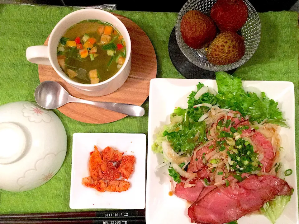 Snapdishの料理写真:ローストビーフ土佐造り風🍖🐂
焼きめんたい
ディルスープ🌿
ライチ|yumyum😋さん