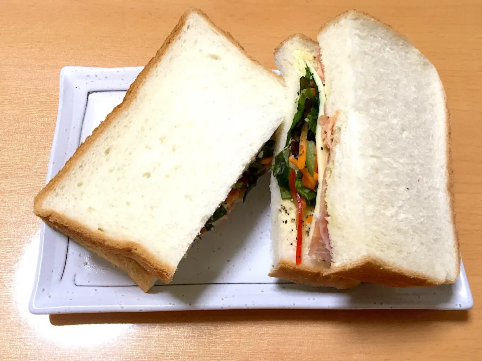 コンビニだけで簡単サンドイッチ🥪|manamiさん