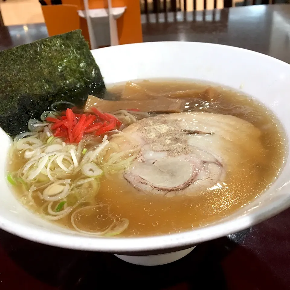 営業マンの晩ごはん⭐️⭐️🔆
清水塩らーめん🍜|ぽんたさん