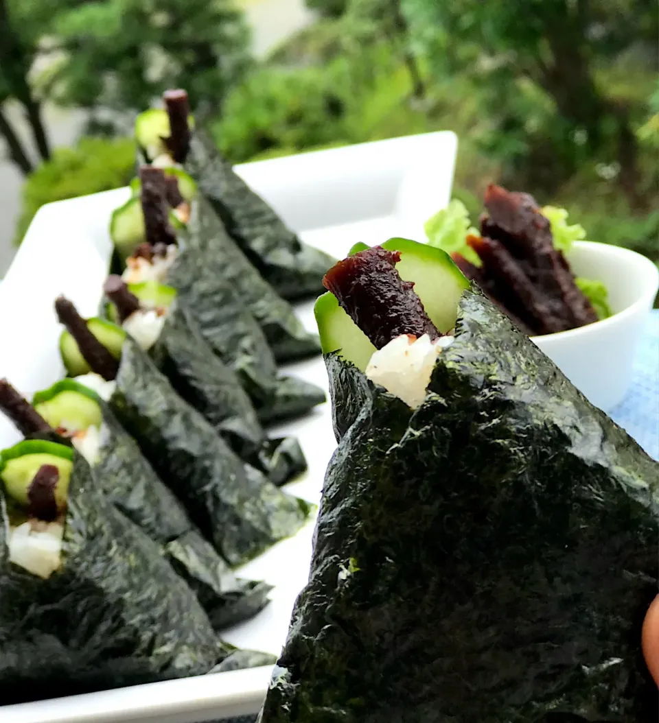 山牛蒡漬けでおにぎり🍙|シュトママさん