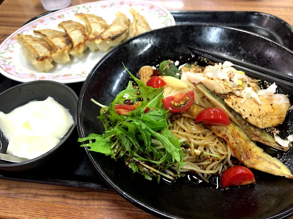 よだれ鶏冷麺と餃子🥟|wildcat山猫さん